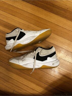Nike, Hyperquick unisex volleyball shoes, size M 5/W 6.5